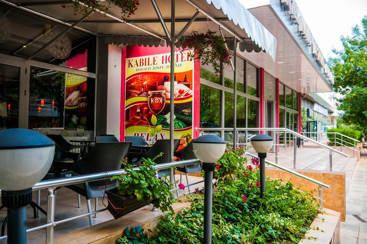 Hotel Kabile 扬博尔 外观 照片